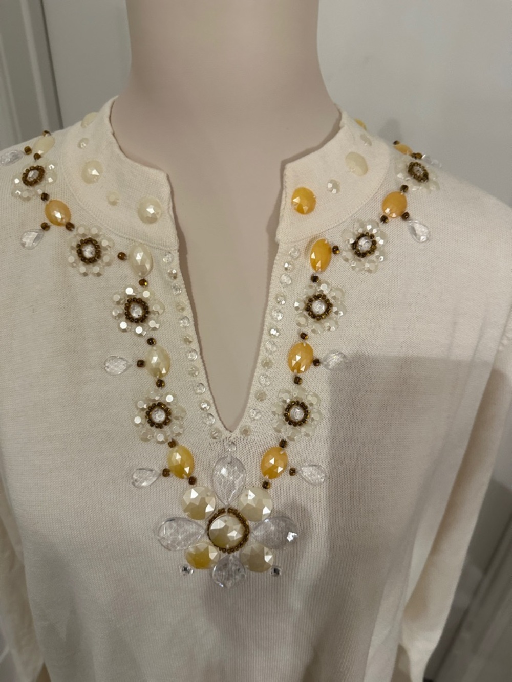 Vintage Quaker Factory Embellished Cream V-Neck Women’s Top Size 1X - Picture 4 of 7